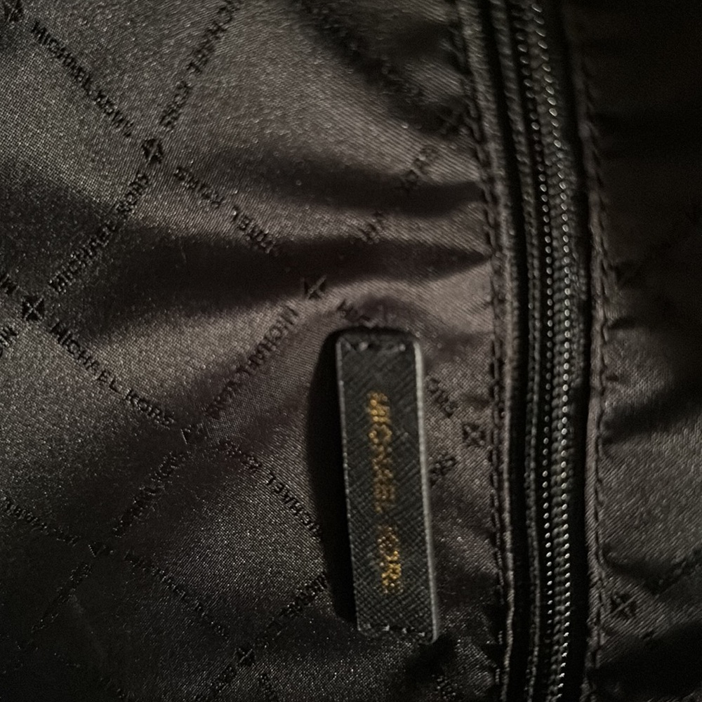 Michael Kors purse. Just used 3 times. - Picture 6 of 7